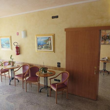 Hotel San Tomio Isola Vicentina Buitenkant foto