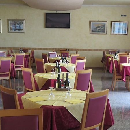 Hotel San Tomio Isola Vicentina Buitenkant foto