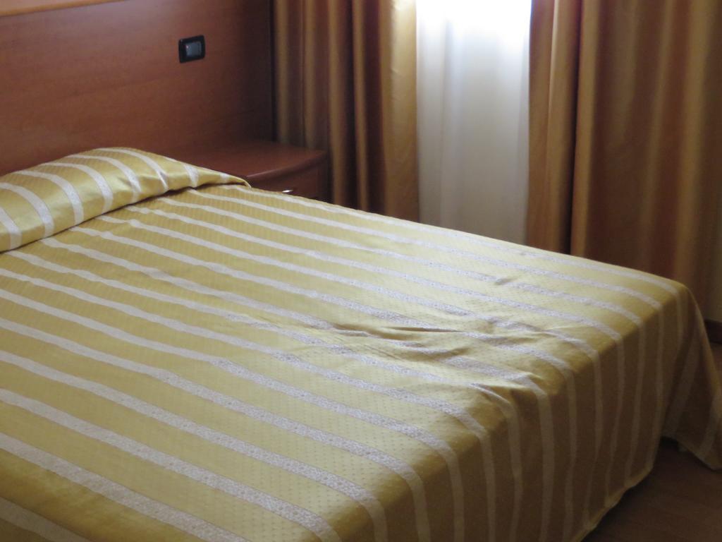 Hotel San Tomio Isola Vicentina Buitenkant foto